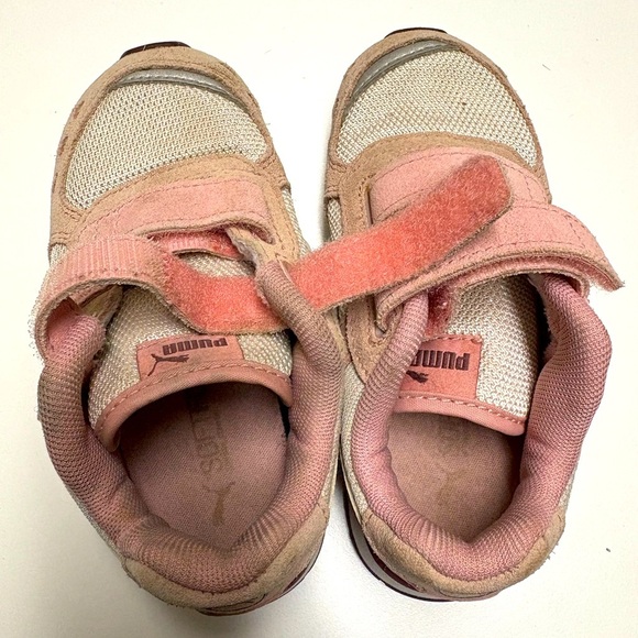3/$30 Puma Vista Girls 9 Pink Velcro Training Sneakers Running Shoe Baby Toddler - Picture 5 of 5